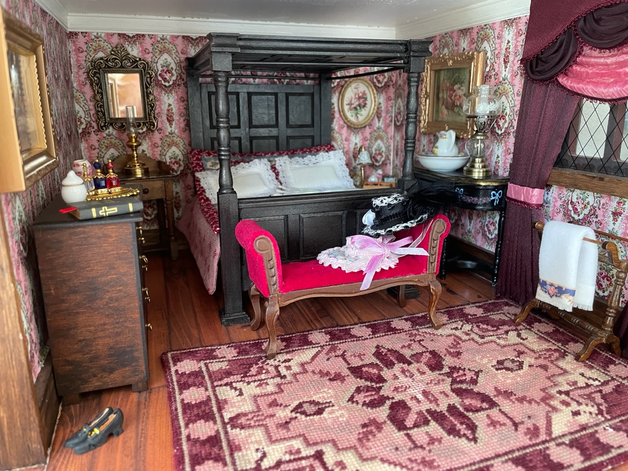 Bedroom in the Ye Olde Doll's House