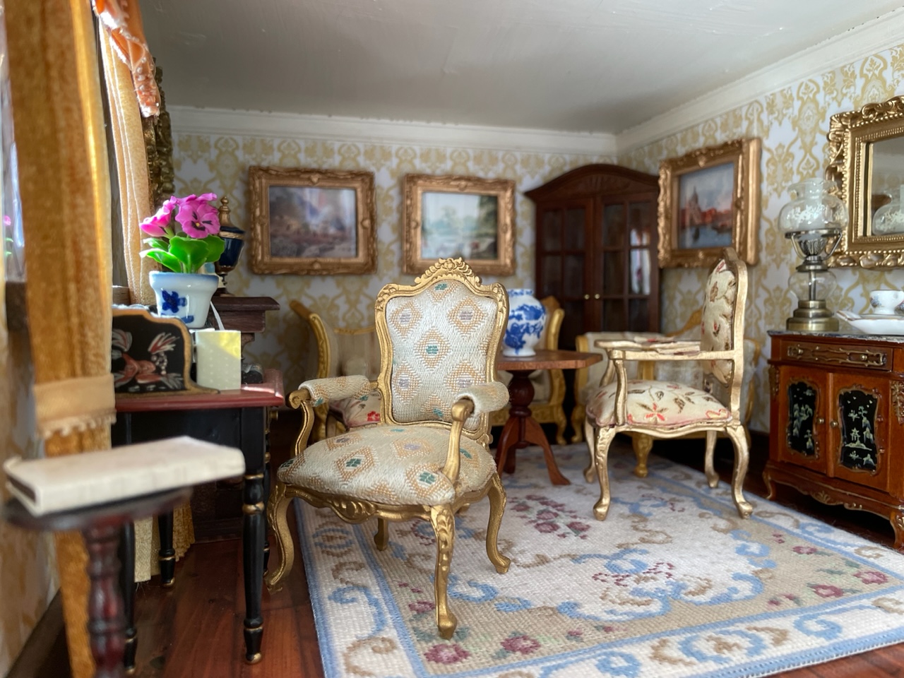 Living Room in the Ye Olde Doll's House